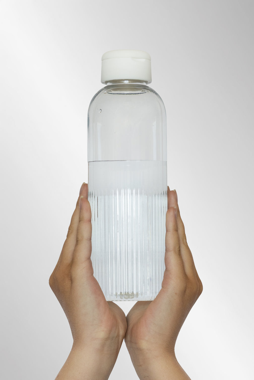 Garrafa de água Ripple RCS RPET à prova de fugas com pega, 750ml