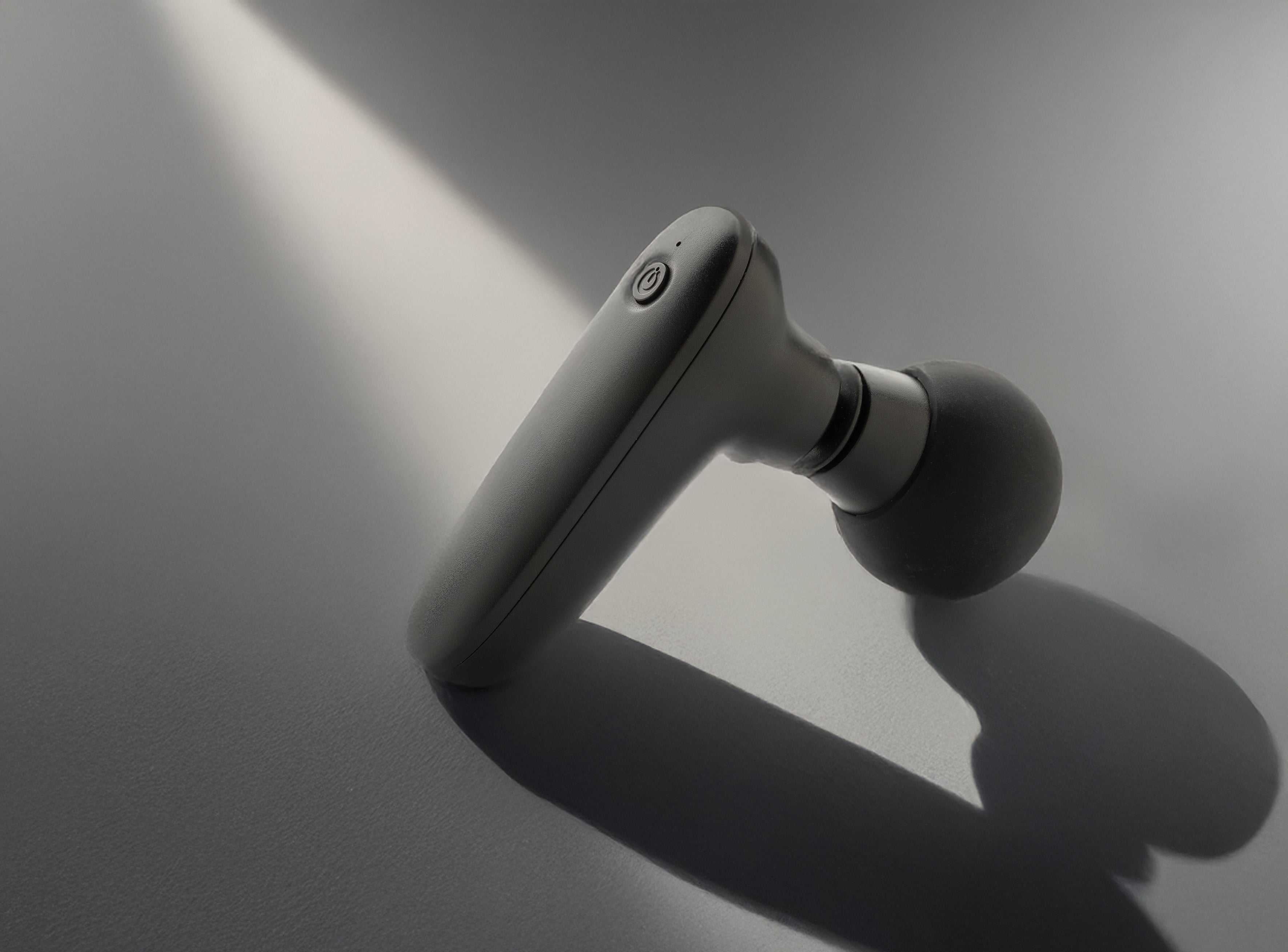 Pistola de massagem Revix RCS fabricada em plástico reciclado