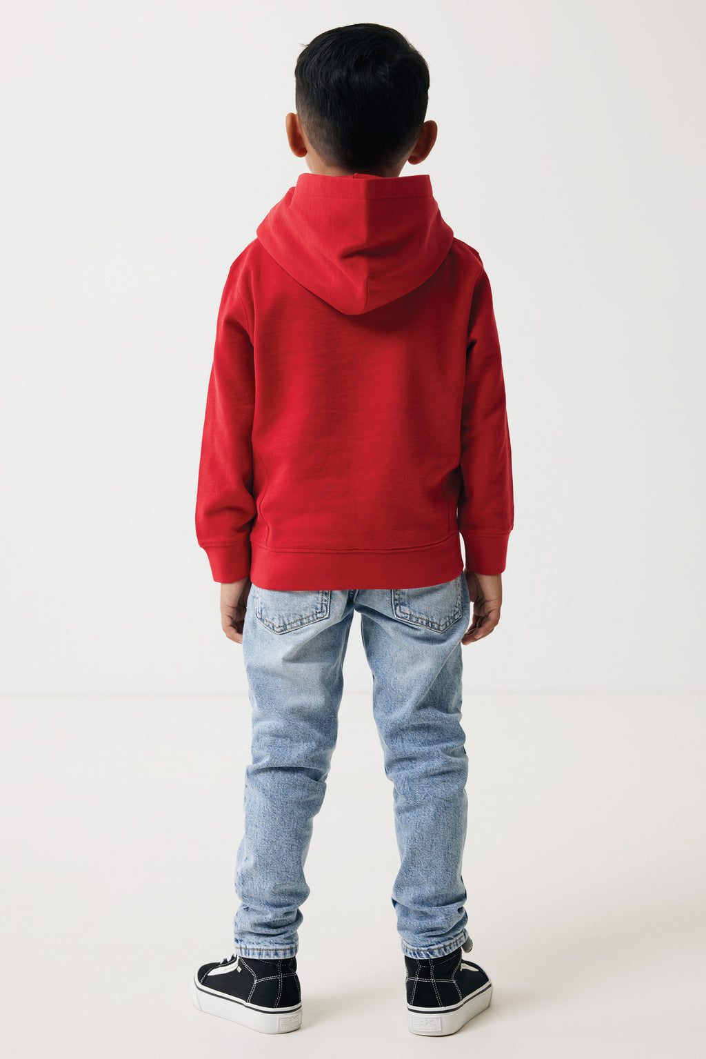 Sweatshirt de criança em algodão reciclado com bolsos laterais.