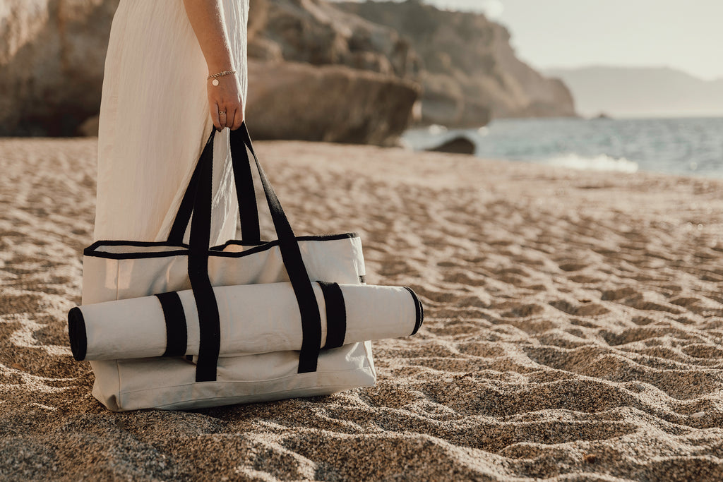 Saco de praia Volonne AWARE™ em lona reciclada