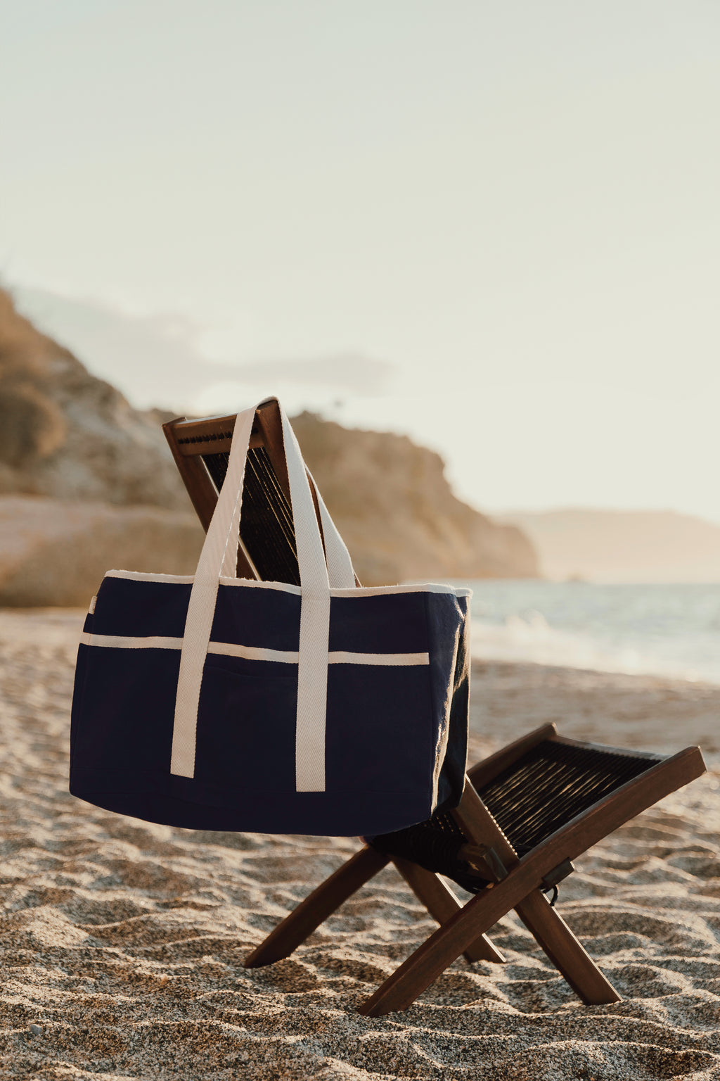 Saco de praia Volonne AWARE™ em lona reciclada